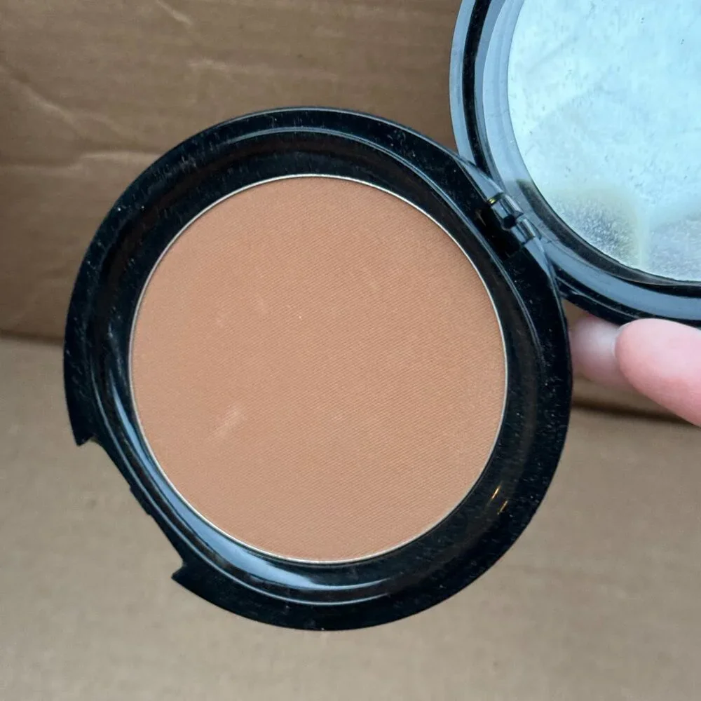 OSP Cosmetics Oil Free Pressed Powder in Matte Coco